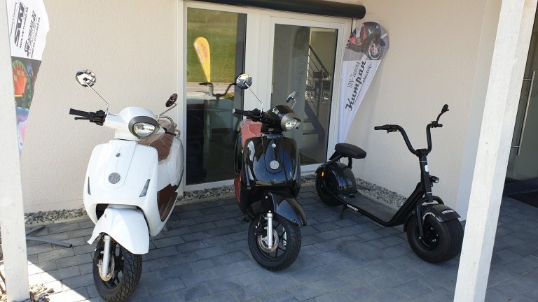 Händlerfoto mit Kumpan und Scrooser